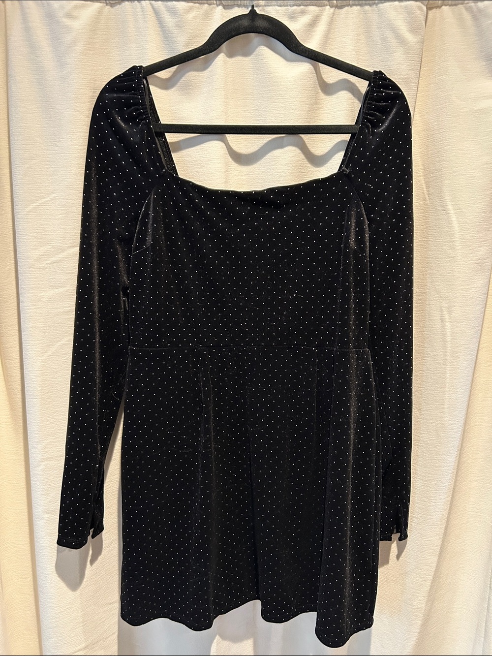 Black Velvet Long-Sleeve Square-Neck Dress with Subtle Dot Accents